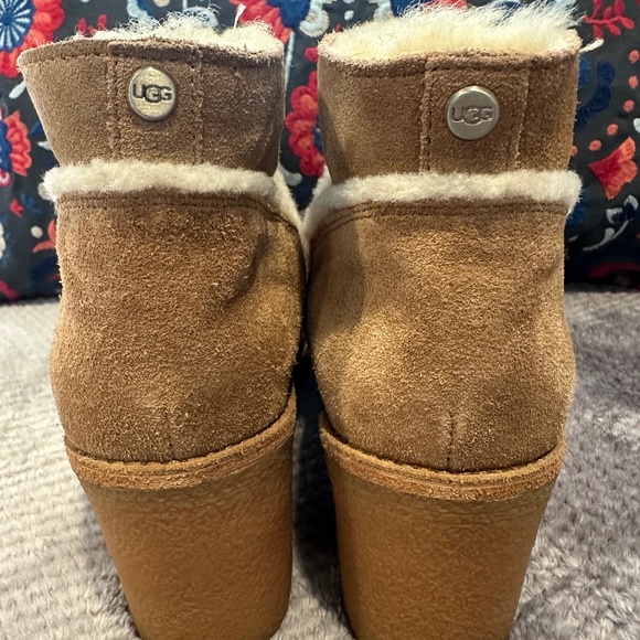 NWOT UGG KASEN BOOTS SIZE 9.5 - Picture 9 of 13